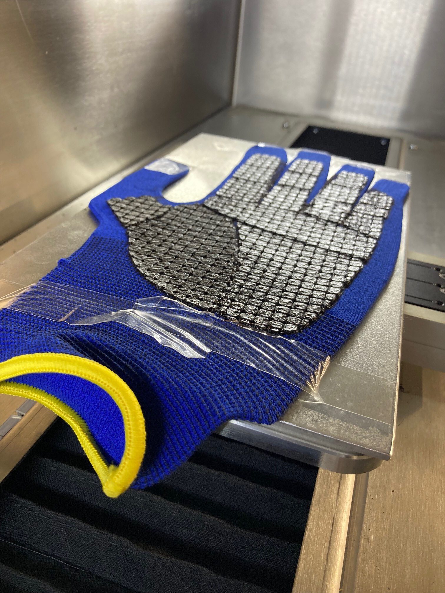 Innovativ and biological degradable Gloves from 3D-Printer