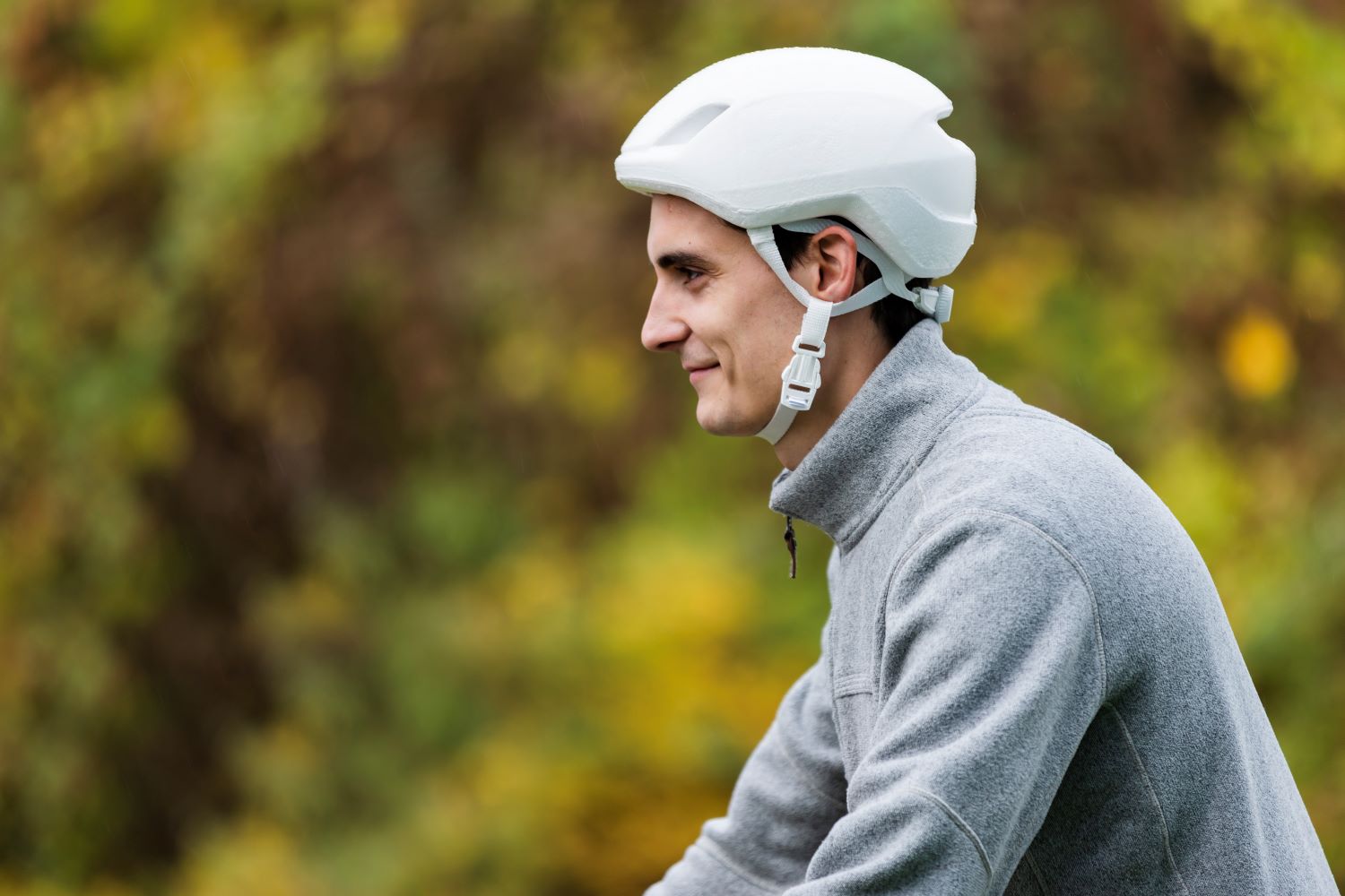 Bicycle helmet from PLA Sportsarticle with minimalism CO2-Footprint