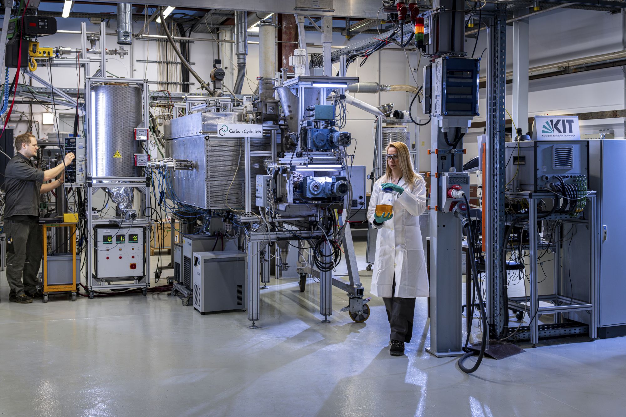 Carbon Cycle Lab Producing industrial raw materials from waste